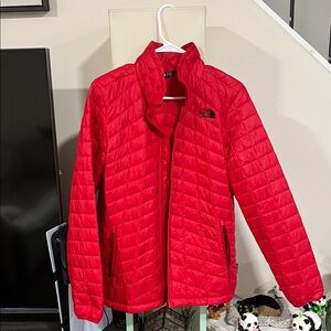 The North Face Red Puffer Jacket Youth Large (Fits Adult S）